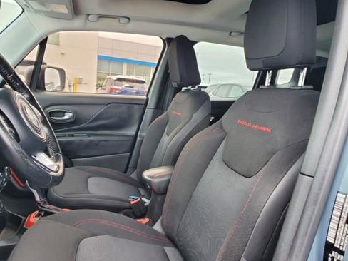 Used 2016 Jeep Renegade Trailhawk image 16