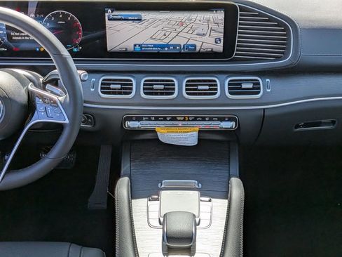 Used 2026 Mercedes-Benz GLS 450 4MATIC image 11
