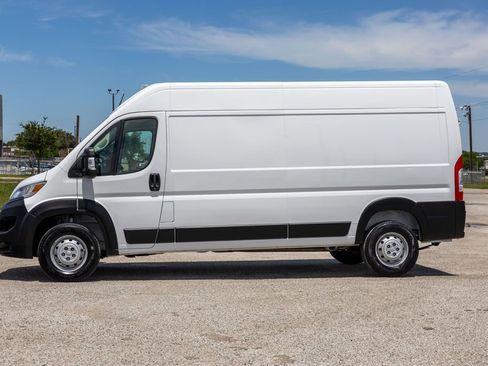 Used 2023 RAM ProMaster 2500 FWD image 4