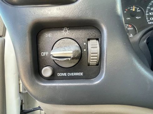 Used 2000 Chevrolet Express 3500 image 21