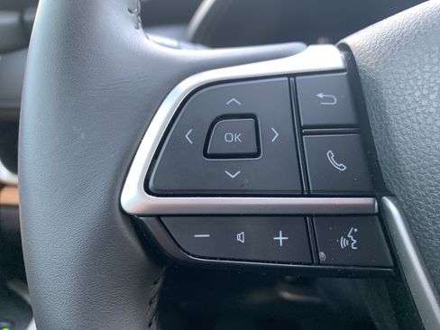 Used 2025 Toyota Grand Highlander AWD image 19