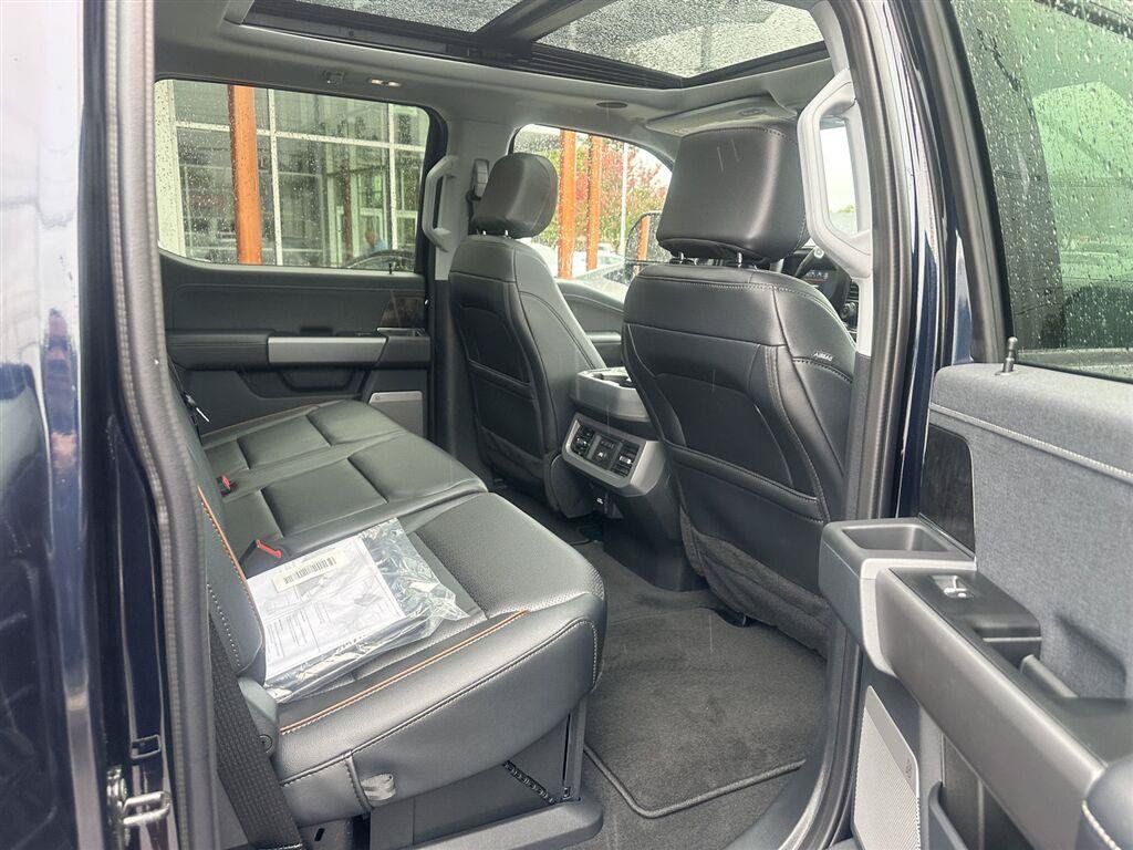 Used 2025 Ford F250 Lariat w/ Lariat Ultimate Package AWD/4WD image 13