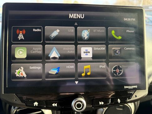 Used 2017 Jeep Wrangler Unlimited Sahara image 29