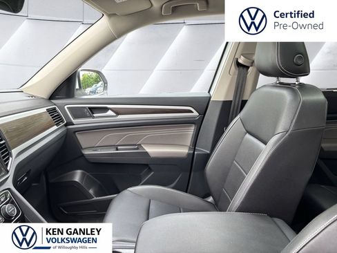 Certified 2023 Volkswagen Atlas SE w/ Panoramic Sunroof Package AWD/4WD image 19