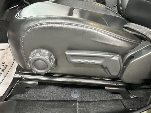 Used 2021 Jeep Wrangler Unlimited Sahara w/ Dual Top Group AWD/4WD image 10