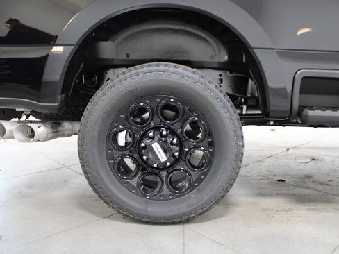 New 2026 Ford F250 Lariat w/ Black Appearance Package image 16