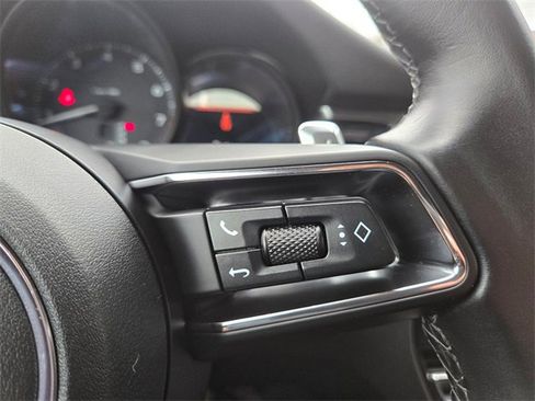 Used 2024 Porsche Macan Base image 29