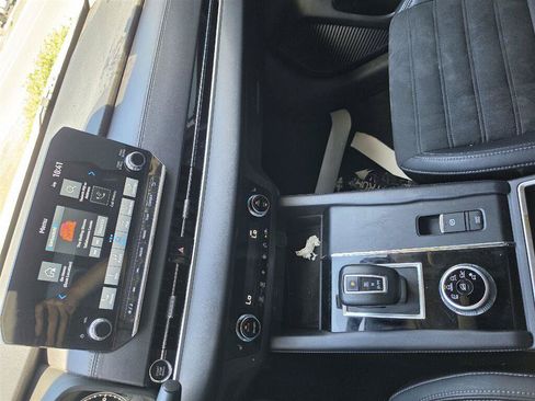 Used 2023 Mitsubishi Outlander SE FWD image 4