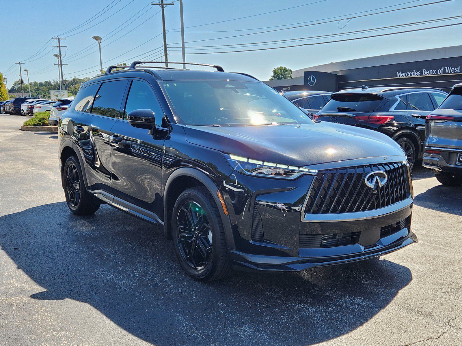 Certified 2026 INFINITI QX60 Sport AWD/4WD image 2