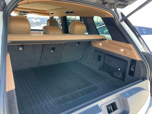 Used 2023 Land Rover Range Rover SE image 25