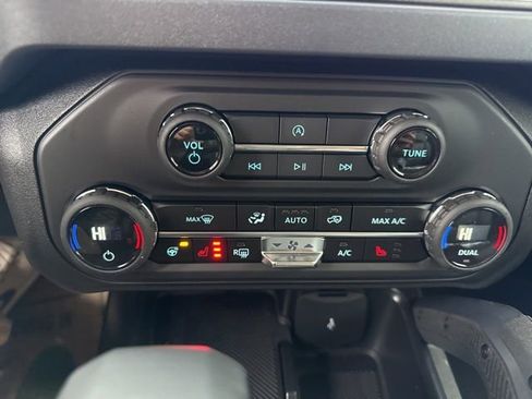 New 2025 Ford Bronco Badlands w/ Sasquatch Package AWD/4WD image 28