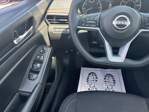 Used 2025 Nissan Altima 2.5 SV FWD image 22