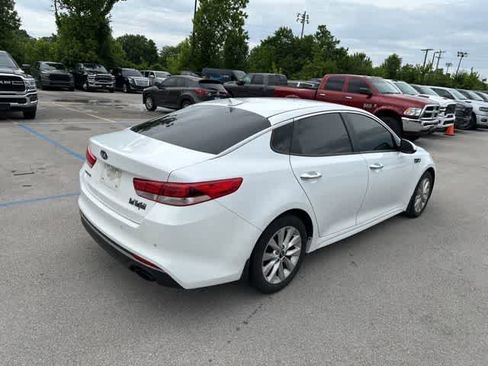 Used 2018 Kia Optima LX w/ 17" Alloy Wheels Package FWD image 19