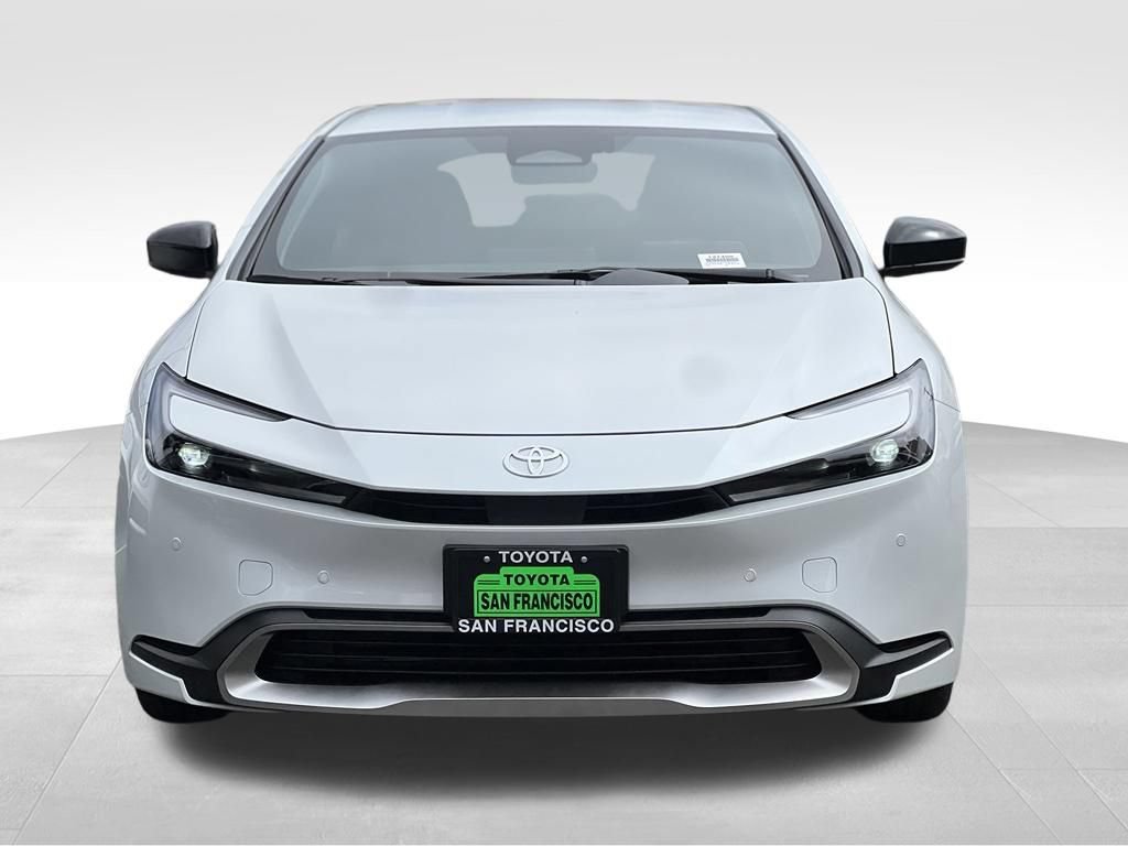 New 2027 Toyota Prius Plug-In Hybrid FWD image 5