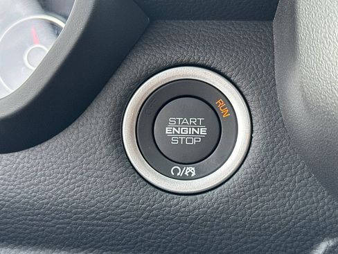New 2026 RAM 1500 4x4 Crew Cab image 21