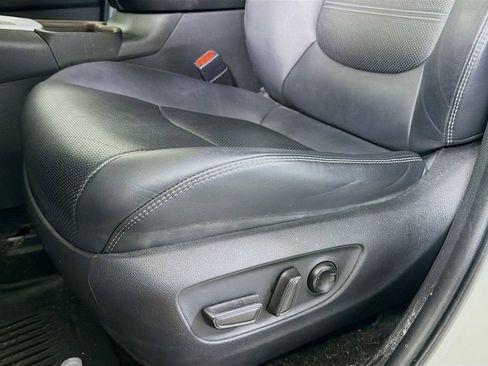 Used 2022 Toyota RAV4 Limited image 23