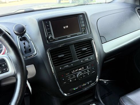 Used 2019 Dodge Grand Caravan GT FWD image 34