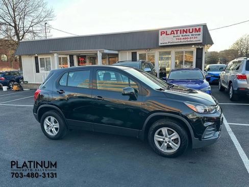 Used 2017 Chevrolet Trax LS image 2