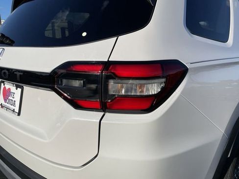 New 2025 Honda Pilot EX-L image 11