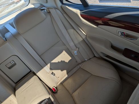 Used 2010 Lexus LS 460 AWD image 14