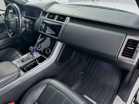 Used 2019 Land Rover Range Rover Sport HSE AWD/4WD image 32