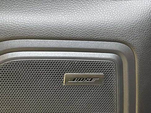 Certified 2026 Porsche Macan Turbo AWD/4WD image 40