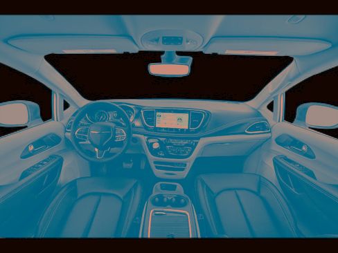 Used 2024 Chrysler Pacifica Touring-L FWD image 5