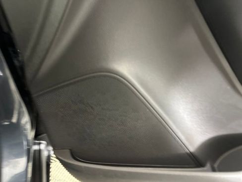 Used 2022 Chevrolet Trax LT w/ LT Convenience Package image 35