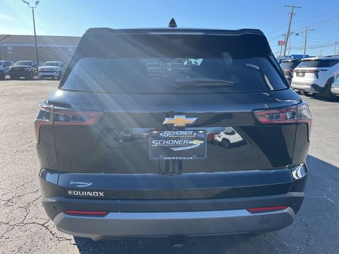 New 2026 Chevrolet Equinox LT w/ Convenience Package II FWD image 4