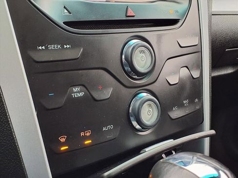 Used 2013 Ford Explorer XLT image 22