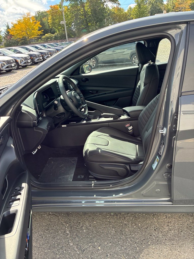 New 2026 Hyundai Elantra SEL Sport FWD image 24