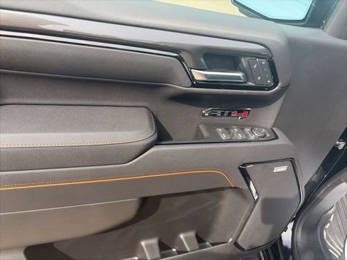 New 2026 GMC Sierra 1500 AT4 w/ AT4 Premium Package AWD/4WD image 17