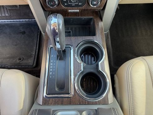 Used 2014 Ford F150 Lariat w/ Lariat Chrome Package image 18