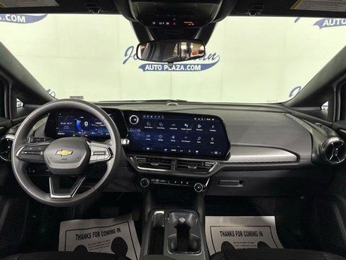 New 2026 Chevrolet Equinox EV LT image 2