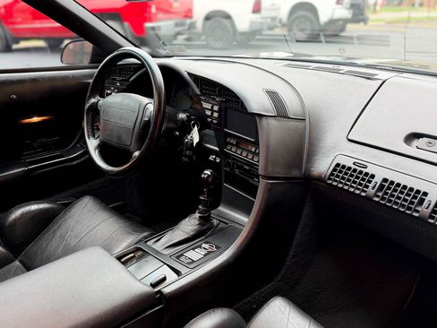 Used 1993 Chevrolet Corvette Coupe RWD image 22