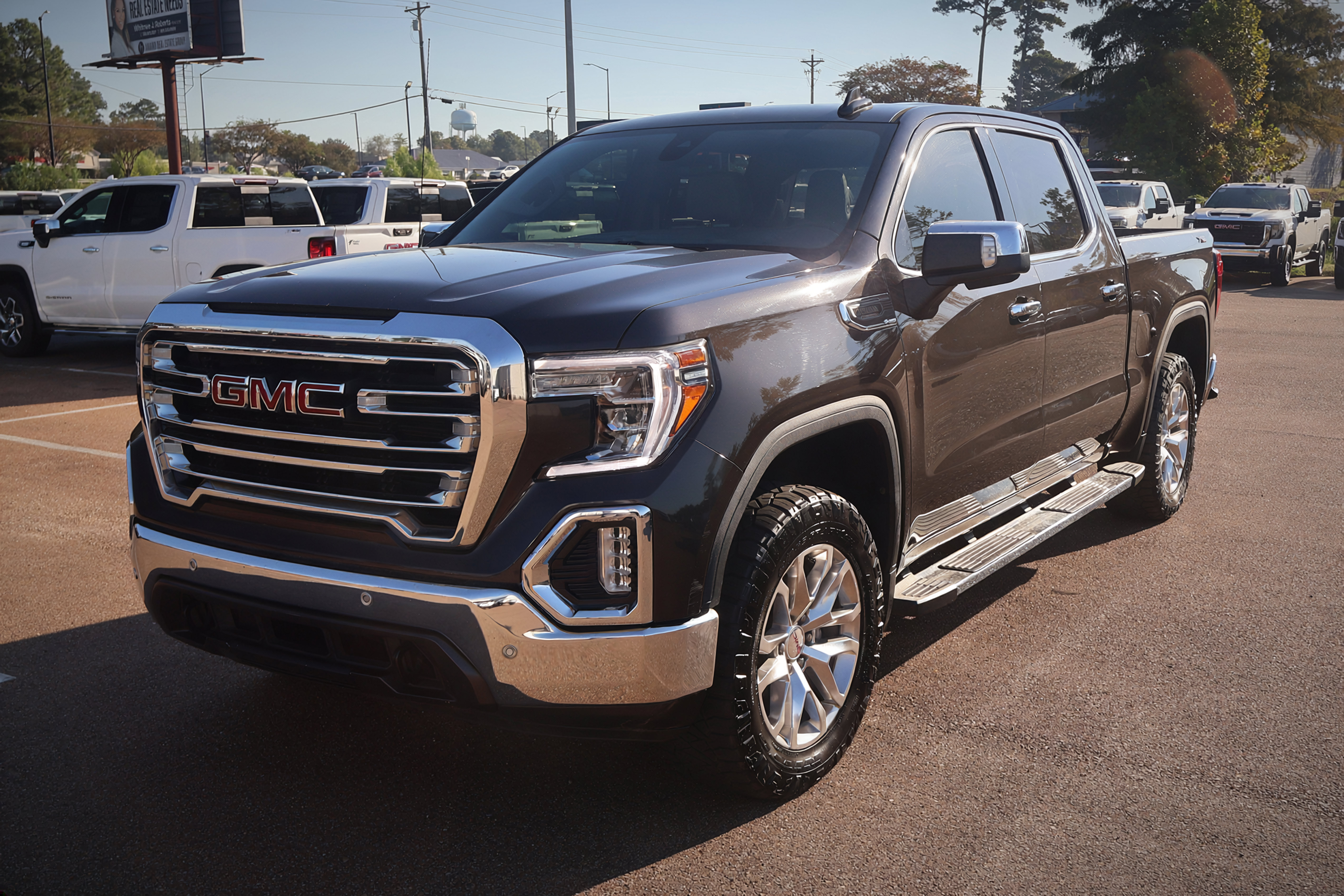 Used 2021 GMC Sierra 1500 SLT w/ SLT Premium Plus Package AWD/4WD image 1