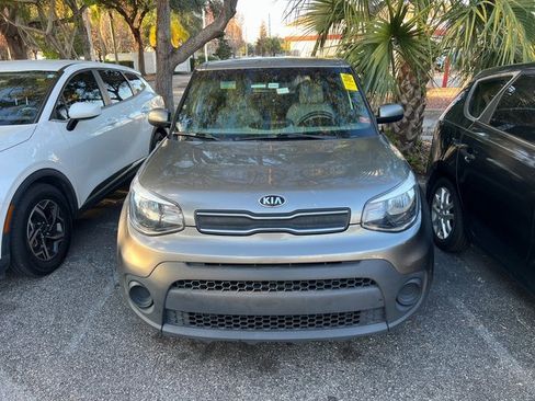 Certified 2018 Kia Soul w/ Convenience Package image 2