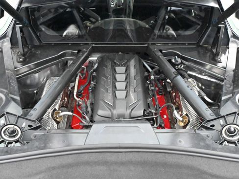 Used 2024 Chevrolet Corvette Stingray Premium Cpe w/ Z51 Performance Package RWD image 32
