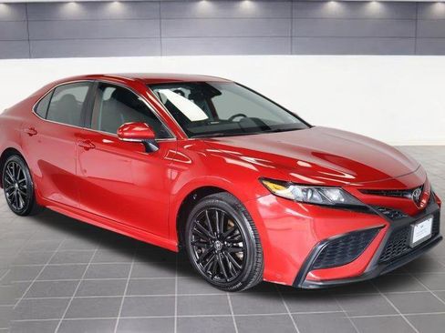 Used 2024 Toyota Camry SE w/ Cold Weather Package image 9