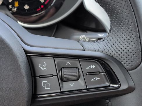 New 2026 Alfa Romeo Giulia w/ Driving Assist Package RWD image 25