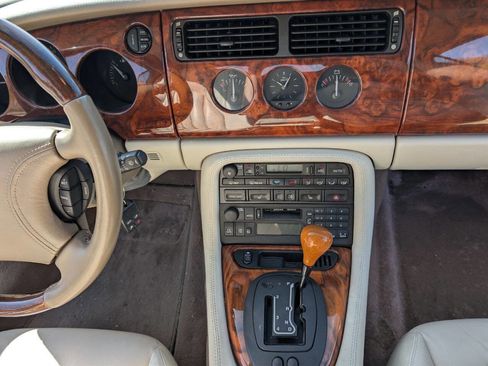 Used 1998 Jaguar XK8 Convertible image 18