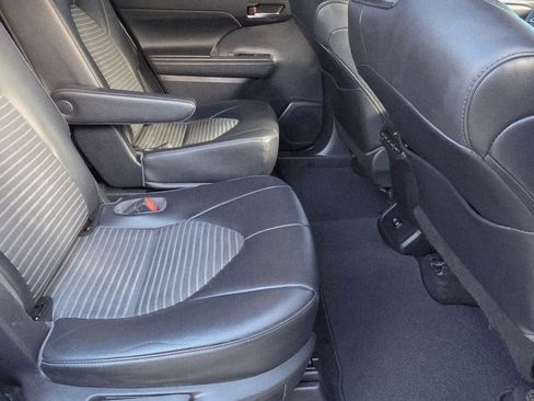 Used 2021 Toyota Highlander XSE image 14