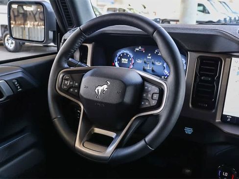 New 2025 Ford Bronco Outer Banks w/ Sasquatch Package image 16