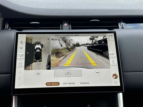 Used 2025 Land Rover Discovery Sport S image 24