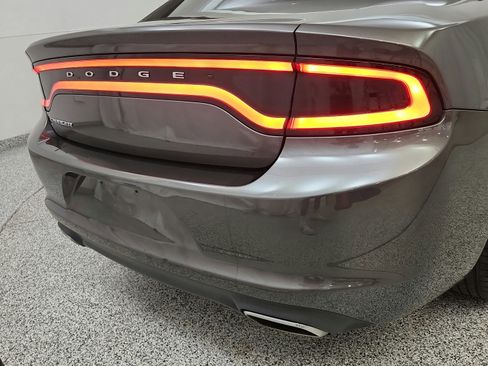 Used 2015 Dodge Charger SE RWD image 28