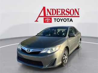 Used 2014 Toyota Camry LE image 1
