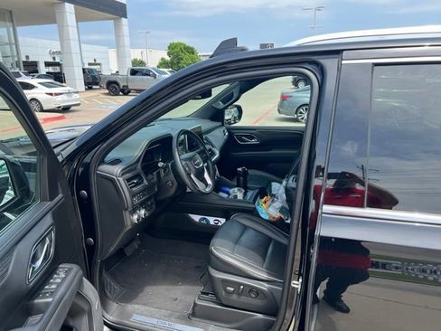 Used 2022 GMC Yukon XL SLT w/ SLT Premium Package RWD image 9
