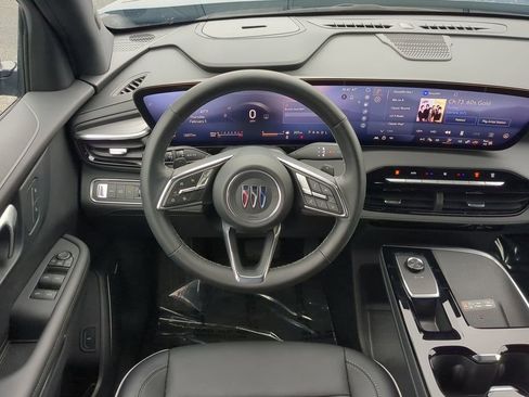 Used 2025 Buick Enclave Preferred image 16