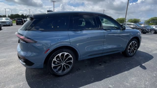 Used 2025 Lincoln Nautilus Reserve AWD/4WD image 2