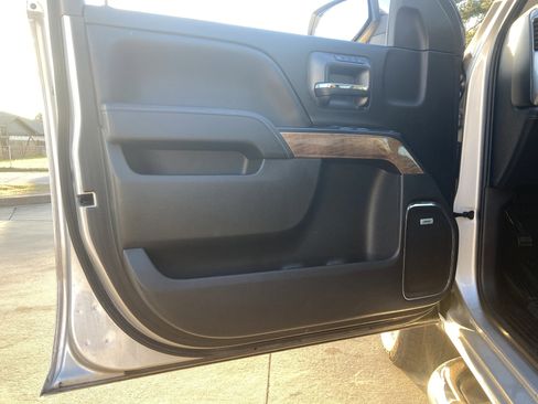 Used 2017 Chevrolet Silverado 1500 LTZ w/ Sport Package image 10